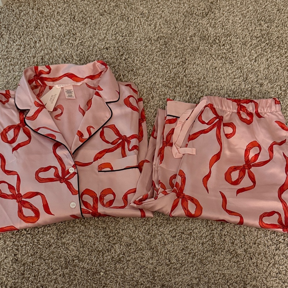 NWT Victoria Secret Pajama Set